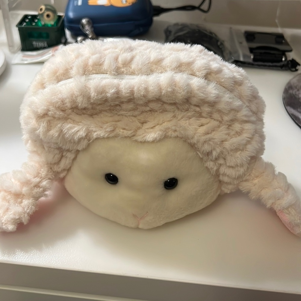 Lamb Pouch